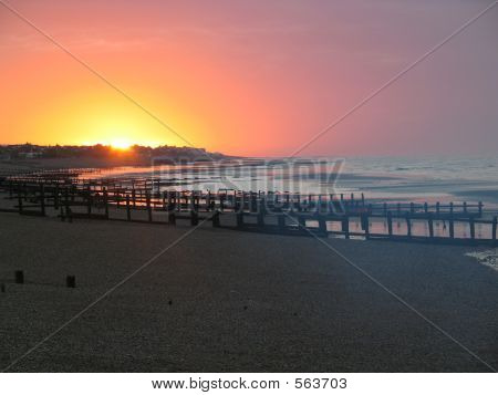 Orange glødende Beach solopgang (kopi plads)