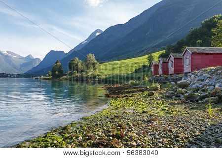 Camping på shore Nordfjord, Norge