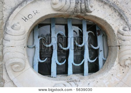 古い建物のウィンドウ