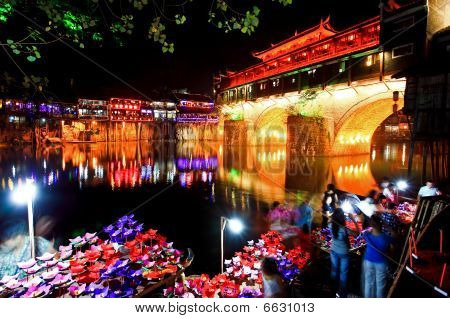 Nachtlandschaft der Phoenix-Stadt In China