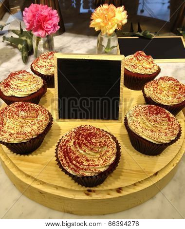 Vanila Cup Cake With Blank Price Tag
