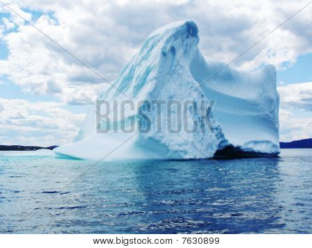 Eisberg im Atlantischen Ozean vor Neufundland