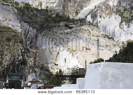 Marble Cave Mountain