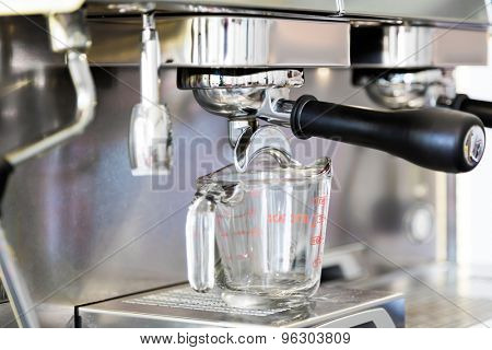 Prepares espresso in coffee shop