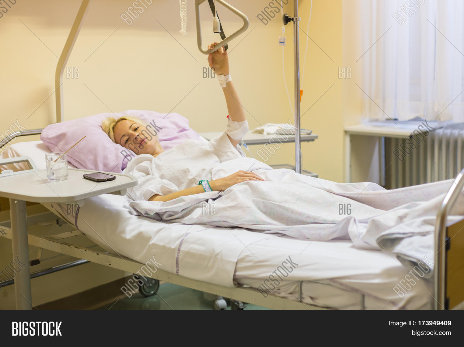 Что взять с собой в больницу. Что нужно в больнице после операции. В больнице после операции. Что нужно в больнице после операции. Что брать с собой в больницу при госпитализации.