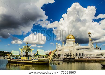 Sultan Omar Ali Saifuddin Mosque