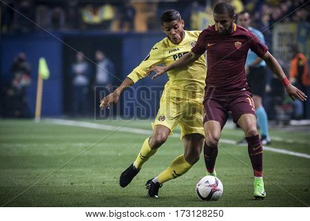 VILLARREAL, SPAIN - FEBRUARY 16: (L) Dos Santos, (R) Peres during UEFA Europa League match between Villarreal CF and AS Roma at Ceramica Stadium on February 16, 2017 in Villarreal, Spain