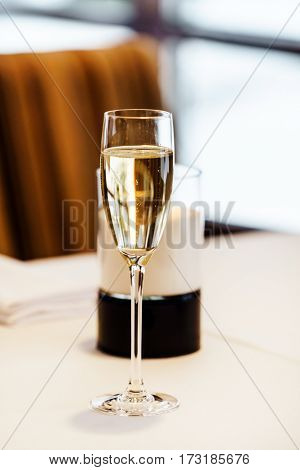 champagne glass