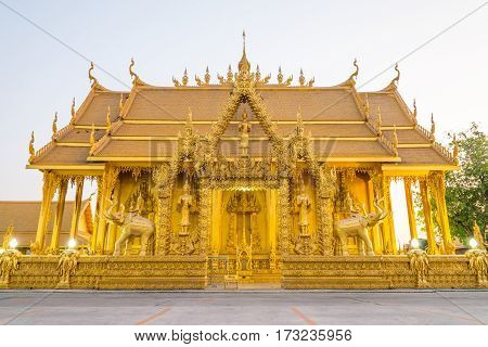 Wat Paknam Joelo Architecture Temple All Gold Color And Evenings Sky At Bangkla, Chachoengsao, Thail