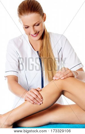 Woman having massage of body in the spa salon. Beauty treatment concept.