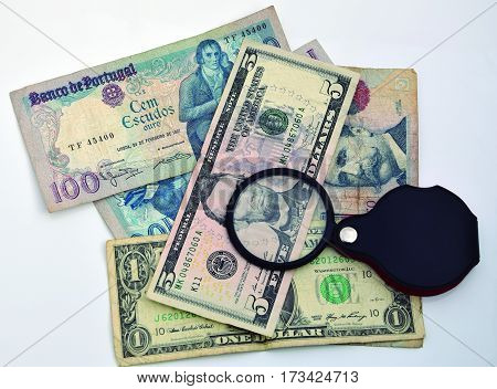 Very common practice of collecting legal tender banknotes for exchange or sale.