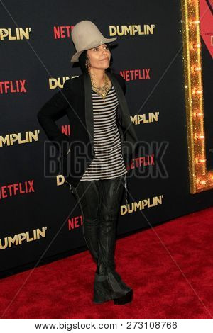 LOS ANGELES - DEC 6:  Linda Perry at the 