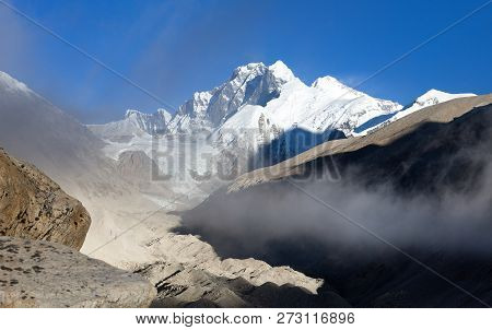 View Of Everest Lhotse And Lhotse Shar From Barun Valley, Nepal Himalaas Mountains