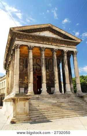 Templo romano de Nimes Francia