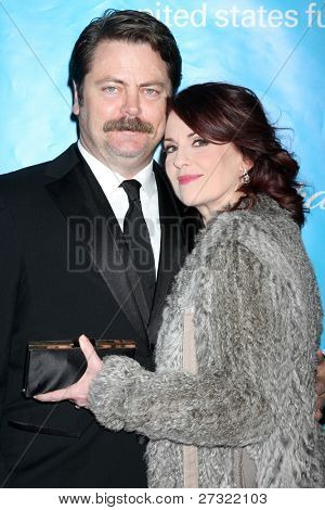 LOS ANGELES - DEC 8: Nick Offerman, Megan Mullally megérkezik a 2011 UNICEF labdát Beverly Wilsh