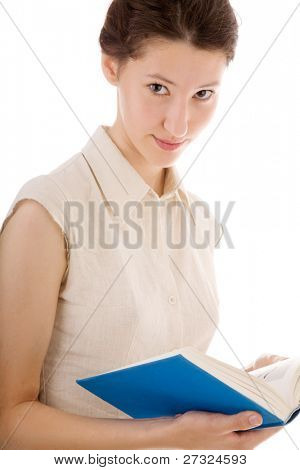 giovane bella ragazza con libro sul bianco