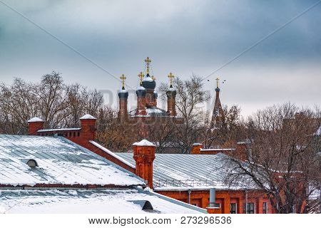 Russia, Moscow - December 2018: The Cathedral Of The Dormition In Krutitskoe Metochion In Moscow. Th