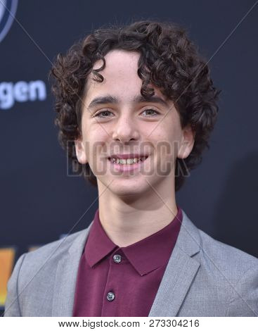 LOS ANGELES - DEC 09:  Jason Drucker arrives to the 