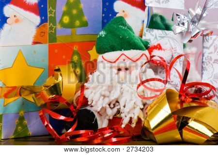 Santa fantoccio con regali