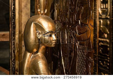 Saint-petersburg / Russia - 09.13.2018: Canopic Shrine Of Tutankhamun. Exhibition In The Peter And P
