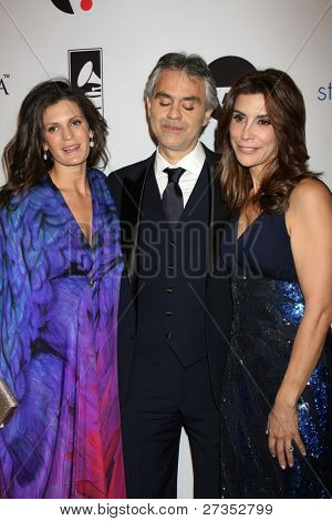 LOS ANGELES - 9 de dezembro: Veronica Bocelli, Andrea Bocelli, Jo Champa chega ao lançamento de The Andre