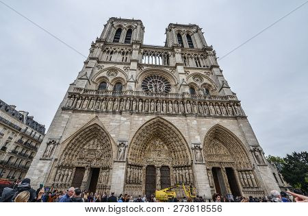 Notre-dame De Paris