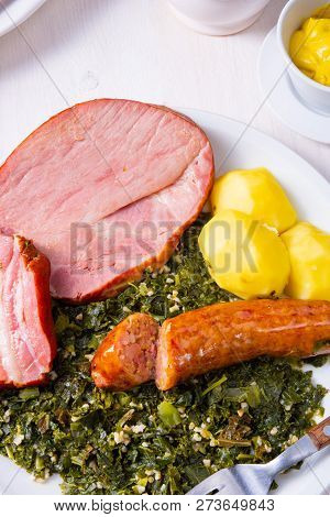 A Delicious Genuine Oldenburger Kale With Peeked Pinkel Sausage