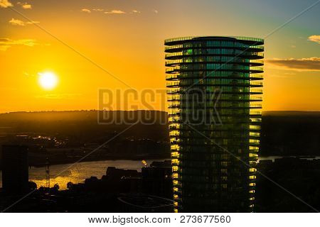 London, United Kingdom-october 27, 2018. Sunrise Over The London City And Silhouette Of The Modern S