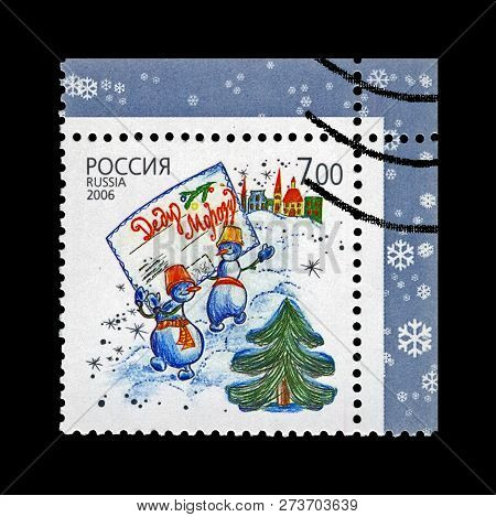 Russia - Circa 2006: Canceled Stamp Printed In The Russia Shows Snowboys With Envelope To Father Fro