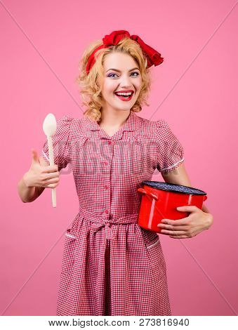 Pin Up Housewife Hold Wooden Spoon&shows Thumb Up. Happy Woman Cook With Kitchen Spoon&saucepan. Ret