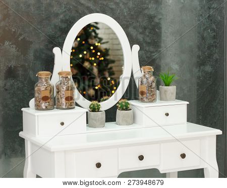 White Beauty Vintage Pier Glass With An Oval Mirror Indoors