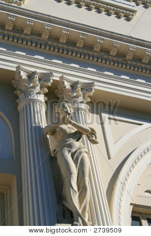 Statua