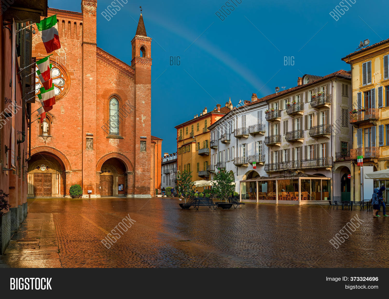 Wet Cobblestone Town Image Photo (Free Trial) Bigstock