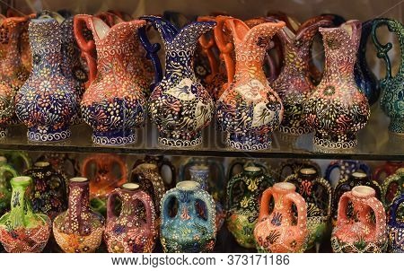 19,07,2015 Turkey, Denizli, Oriental Vases In Istanbul Bazaar
