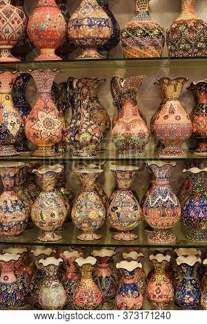 Oriental Vases In Istanbul Bazaar