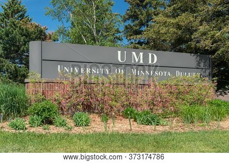 University Of Minnesota Duluth Entrance And Trademark Campus Logo