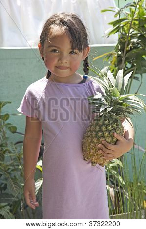 Ananas tyttö