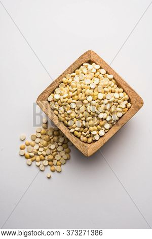 Chana Dalia Or Daliya Or Roasted Chick Pea Bengal Gram