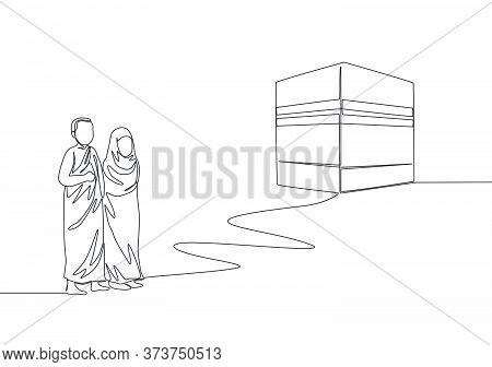 Single Continuous Line Drawing Of Muslim And Muslimah Pilgrim Walk To Holy Place Kaabah At Mecca, Sa