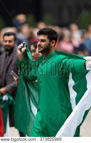 Houston, Texas, Usa - November 28, 2019: H-e-b Thanksgiving Day Parade, Members Of The Pakistani Com