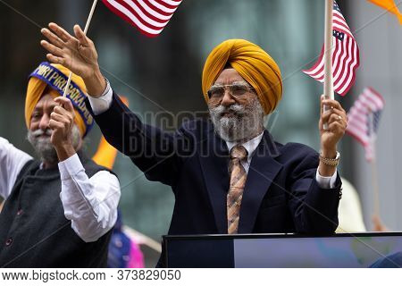 Houston, Texas, Usa - November 28, 2019: H-e-b Thanksgiving Day Parade, Members Of The Indian Commun