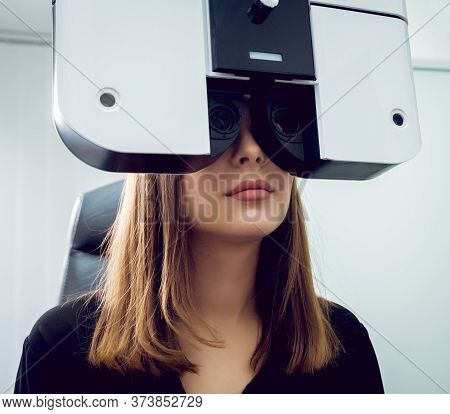 Consultation With An Ophthalmologist. Medical Equipment. Coreometry.