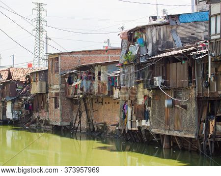 The Slums Of Jakarta Are The Capital Of Indonesia.