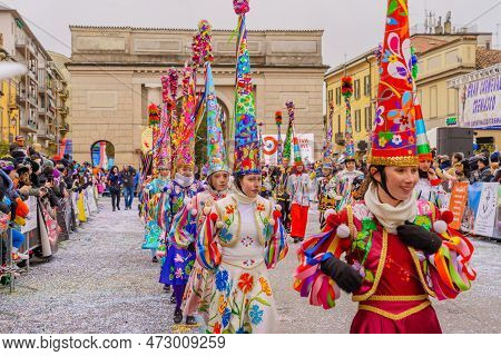 Crema, Italy - February 26, 2023: Carnival Parade, With Dancers In Costumes, And Crowd, In Crema, Lo