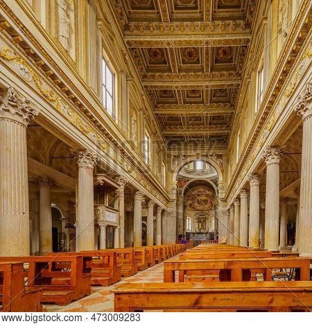 Mantua, Italy - February 27, 2023: View Of The Interior Of The Cathedral Di San Pietro, In Mantua (m