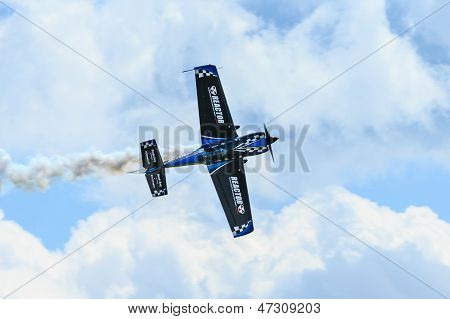 롭 네덜란드 Aerobatic 조종사