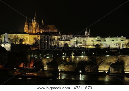 Praga di notte