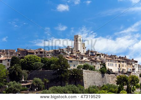 Cypress, St. Pul, Provence ile yalnız manzara