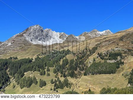 High Swiss Alpine Peaks Gross Schiahorn (2709 M) And Schafläger (schaflaeger, 2681 M) Above The Tour