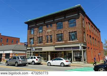 Webster, Ma, Usa - Apr. 30, 2016: Historic Commercial Buildings On Main Street In Historic Town Cent